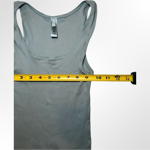 SKIMS Cotton Rib Tank - Medium - Picture 4 of 6